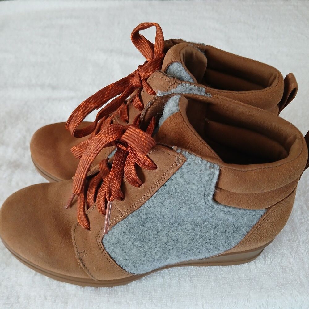 Women's Sorel Evie II Wedge Ankle Booties - Picture 4 of 10